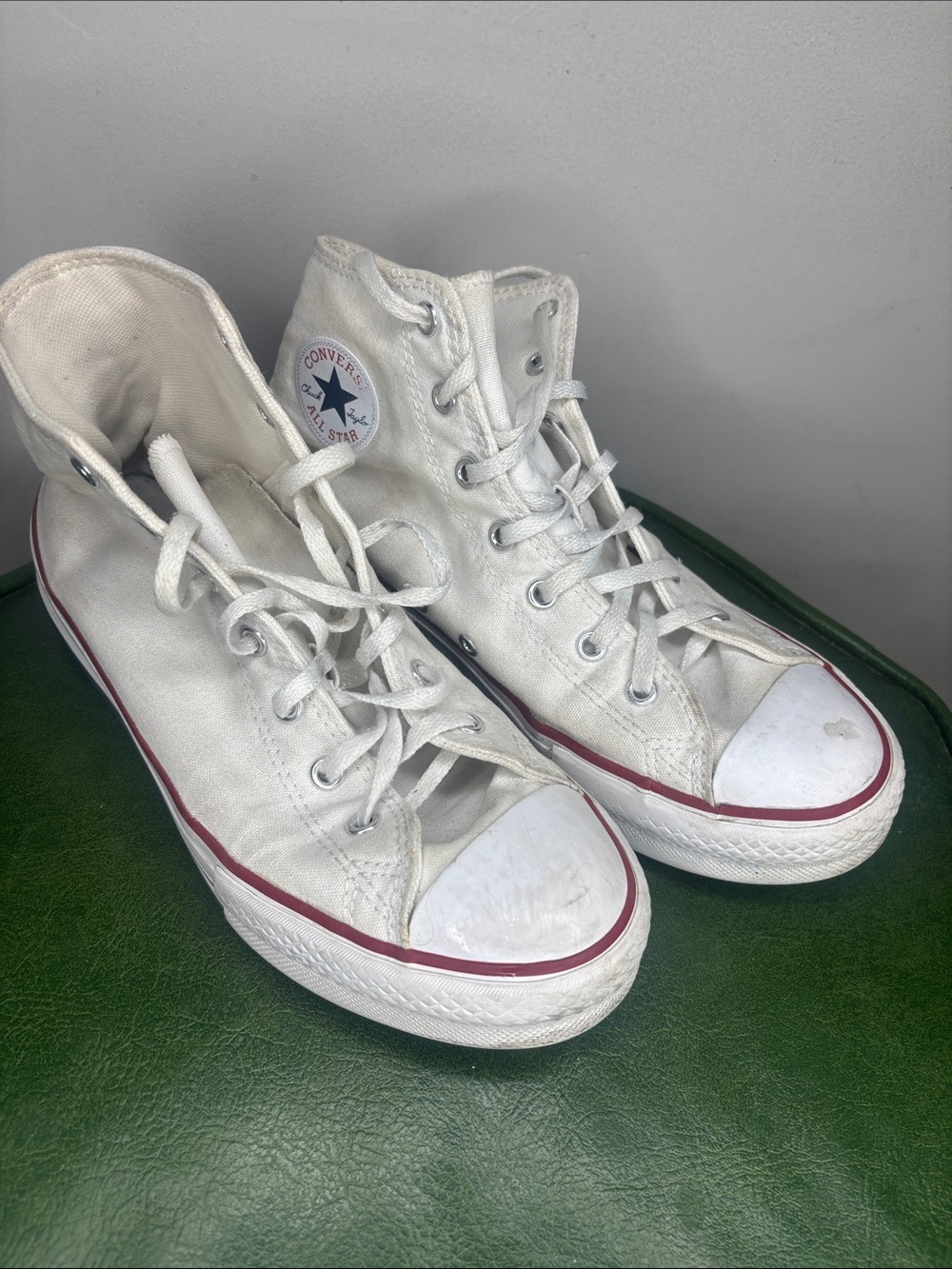 Converse White High-Top Sneakers with Red Stripe Mens Size 6